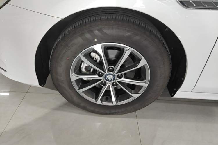 Used BYD Qin PLUS 2024 HONOR Edition DM-i 55KM Leading Model Left Front Wheel Hub
