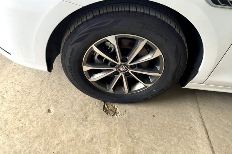 Used BYD Qin PLUS 2024 HONOR Edition DM-i 55KM Leading Model Left Front Wheel Hub