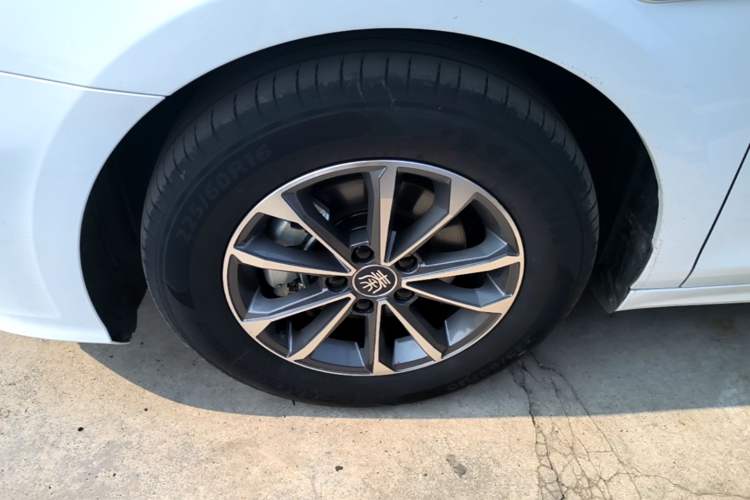 Used BYD Qin PLUS 2024 HONOR Edition DM-i 55KM Leading Model Left Front Wheel Hub