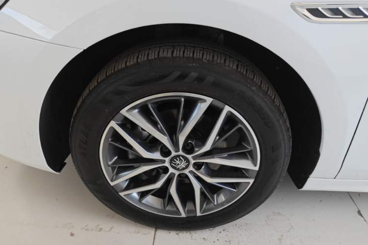 Used BYD Qin PLUS 2024 Honor Edition EV 510KM Leading Model Left Front Wheel Hub