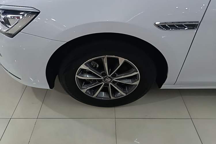 Used BYD Qin PLUS 2024 HONOR Edition DM-i 55KM Leading Model Left Front Wheel Hub