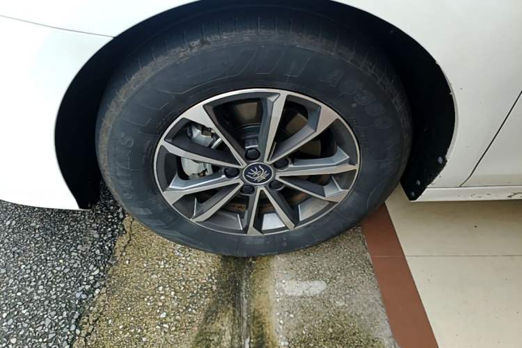 Used BYD Qin PLUS 2024 HONOR Edition DM-i 55KM Leading Model Left Front Wheel Hub