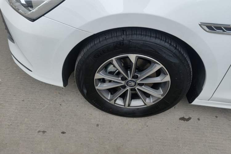 Used BYD Qin PLUS 2024 HONOR Edition DM-i 55KM Leading Model Left Front Wheel Hub