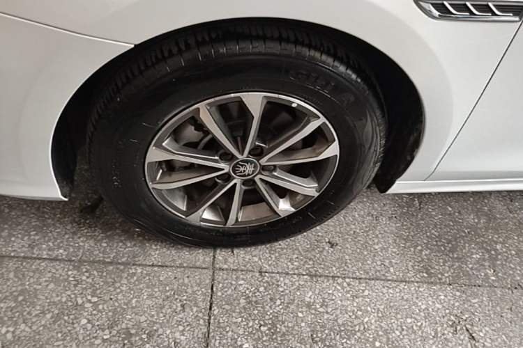 Used BYD Qin PLUS 2024 HONOR Edition DM-i 55KM Leading Model Left Front Wheel Hub