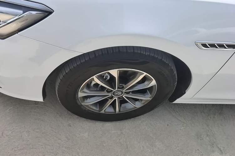 Used BYD Qin PLUS 2024 HONOR Edition DM-i 55KM Leading Model Left Front Wheel Hub