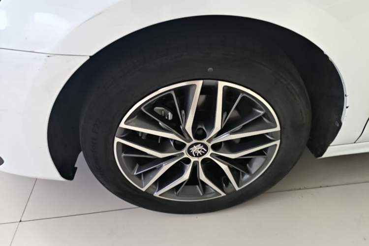 Used BYD Qin PLUS 2024 Honor Edition EV 510KM Beyond Model Left Front Wheel Hub