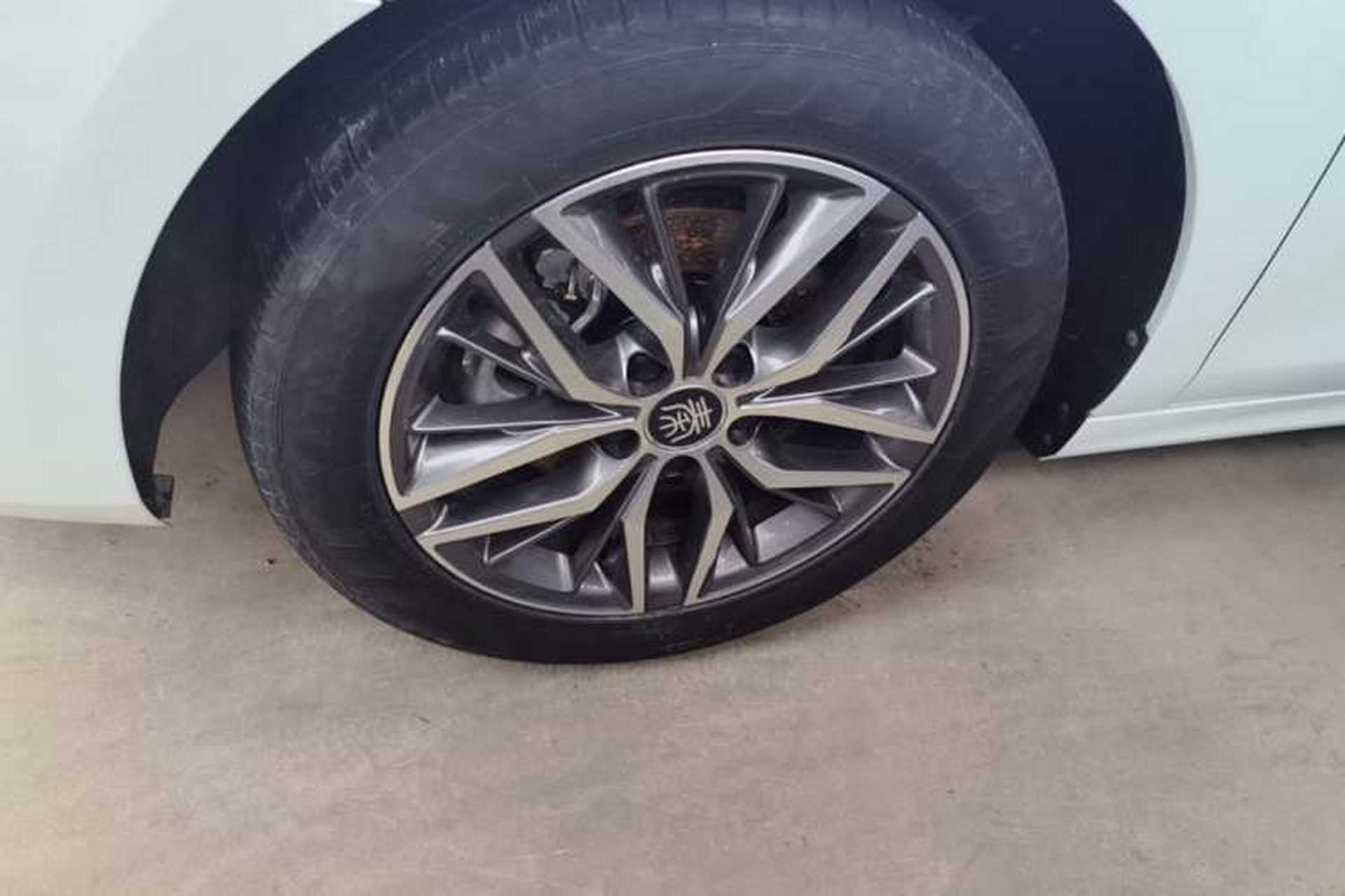 Used BYD Qin PLUS 2024 Honor Edition EV 420KM Beyond Model Left Front Wheel Hub