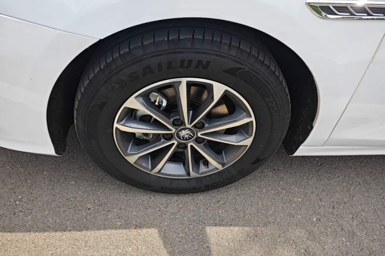 Used BYD Qin PLUS 2024 HONOR Edition DM-i 55KM Leading Model Left Front Wheel Hub