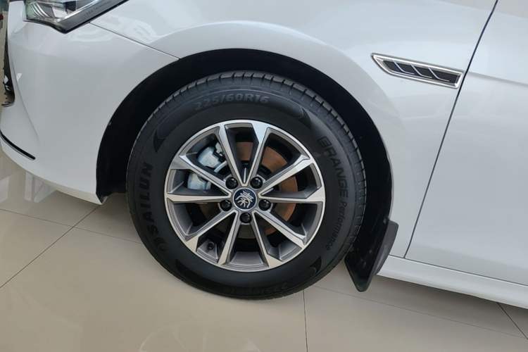 Used BYD Qin PLUS 2024 HONOR Edition DM-i 55KM Leading Model Left Front Wheel Hub