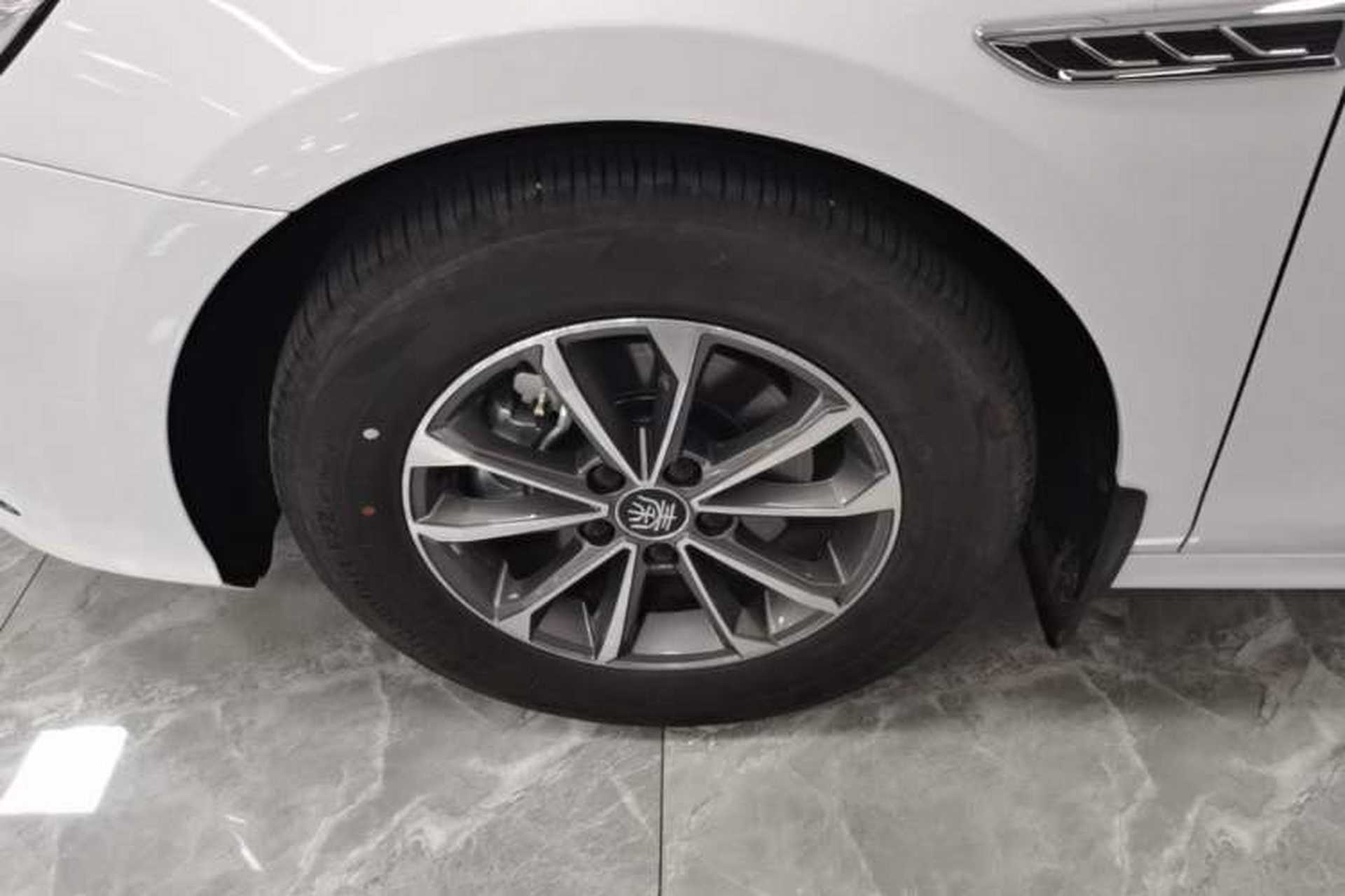 Used BYD Qin PLUS 2024 HONOR Edition DM-i 55KM Leading Model Left Front Wheel Hub