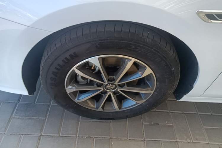 Used BYD Qin PLUS 2024 HONOR Edition DM-i 55KM Leading Model Left Front Wheel Hub