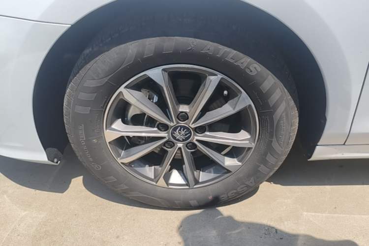 Used BYD Qin PLUS 2024 HONOR Edition DM-i 55KM Leading Model Left Front Wheel Hub