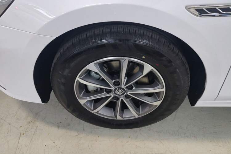 Used BYD Qin PLUS 2024 HONOR Edition DM-i 55KM Leading Model Left Front Wheel Hub