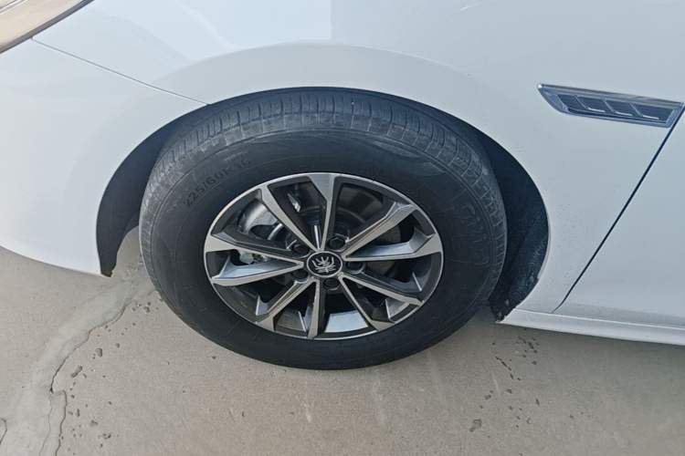 Used BYD Qin PLUS 2024 HONOR Edition DM-i 55KM Leading Model Left Front Wheel Hub
