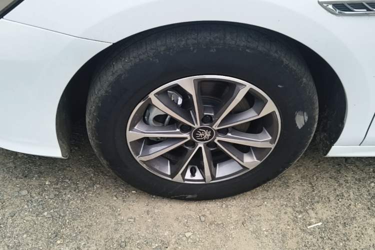 Used BYD Qin PLUS 2024 HONOR Edition DM-i 55KM Leading Model Left Front Wheel Hub