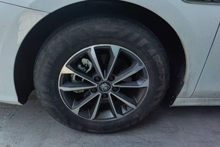 Used BYD Qin PLUS 2024 HONOR Edition DM-i 55KM Leading Model Left Front Wheel Hub