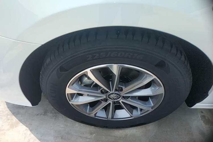 Used BYD Qin PLUS 2024 HONOR Edition DM-i 55KM Leading Model Left Front Wheel Hub