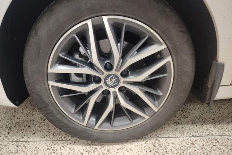 Used BYD Qin PLUS 2024 Honor Edition EV 510KM Leading Model Left Front Wheel Hub