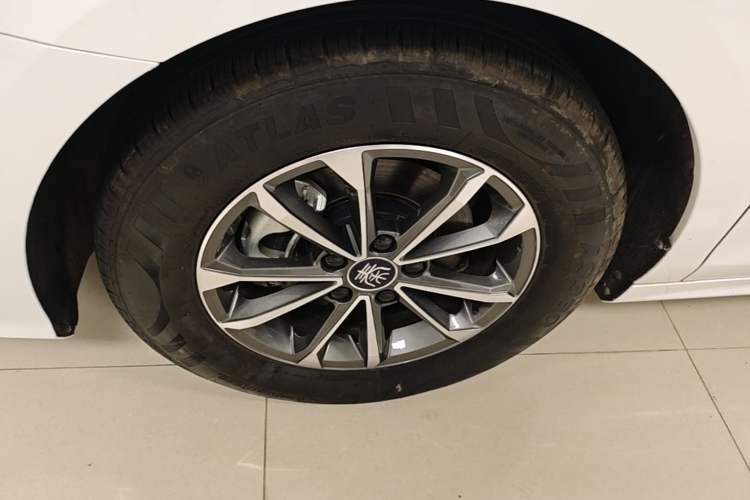 Used BYD Qin PLUS 2024 HONOR Edition DM-i 55KM Leading Model Left Front Wheel Hub