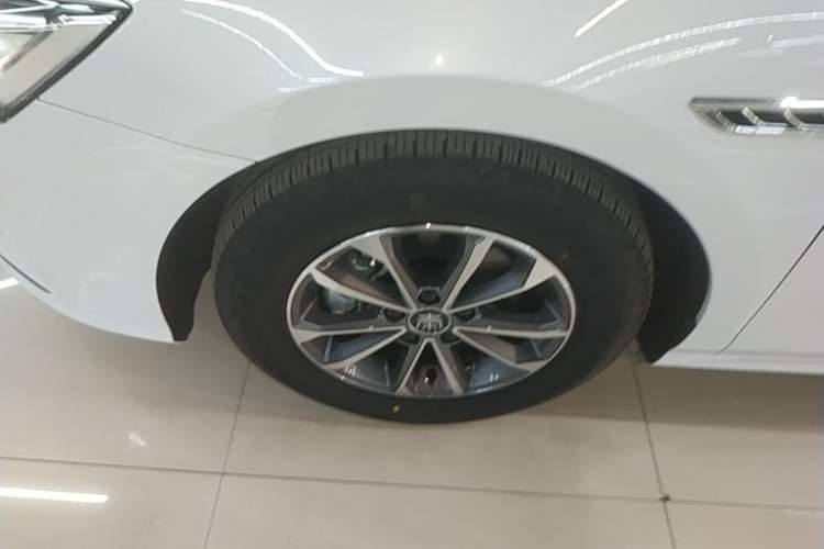Used BYD Qin PLUS 2024 HONOR Edition DM-i 55KM Leading Model Left Front Wheel Hub