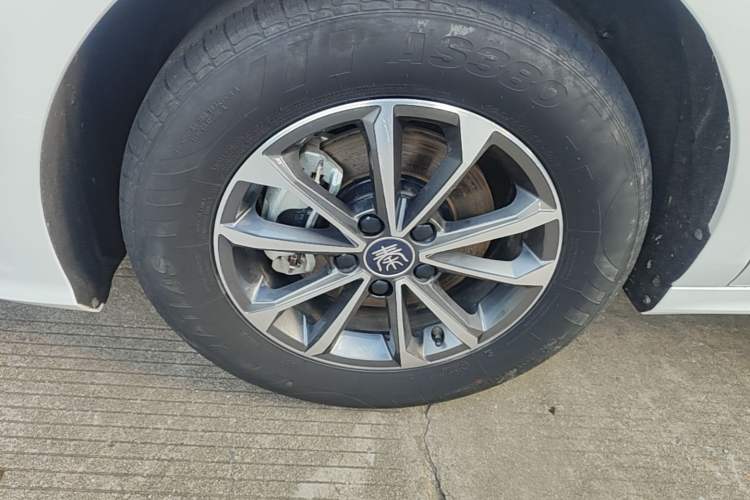Used BYD Qin PLUS 2024 HONOR Edition DM-i 55KM Leading Model Left Front Wheel Hub