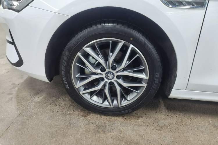 Used BYD Qin PLUS 2024 Honor Edition EV 510KM Leading Model Left Front Wheel Hub