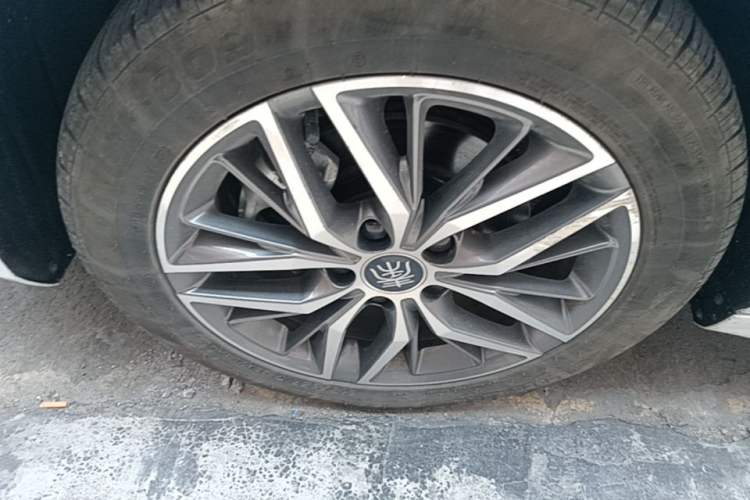 Used BYD Qin PLUS 2024 Honor Edition EV 510KM Leading Model Left Front Wheel Hub