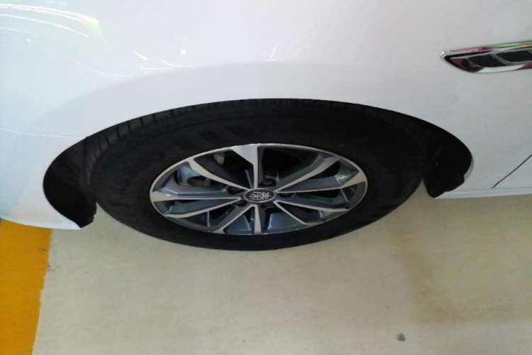 Used BYD Qin PLUS 2024 HONOR Edition DM-i 55KM Leading Model Left Front Wheel Hub