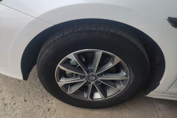 Used BYD Qin PLUS 2024 HONOR Edition DM-i 55KM Leading Model Left Front Wheel Hub