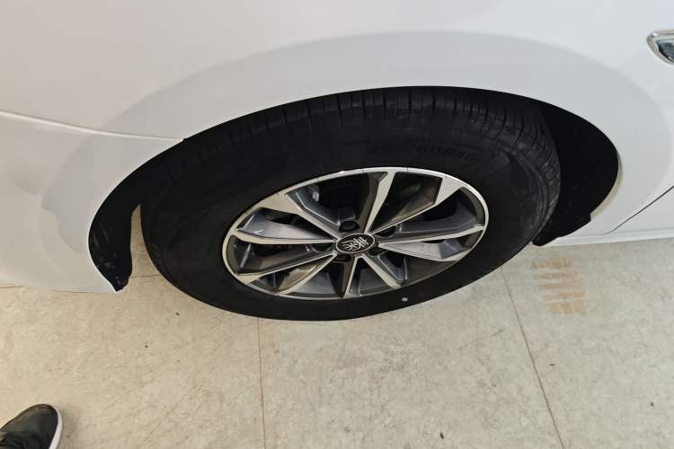 Used BYD Qin PLUS 2024 HONOR Edition DM-i 55KM Leading Model Left Front Wheel Hub