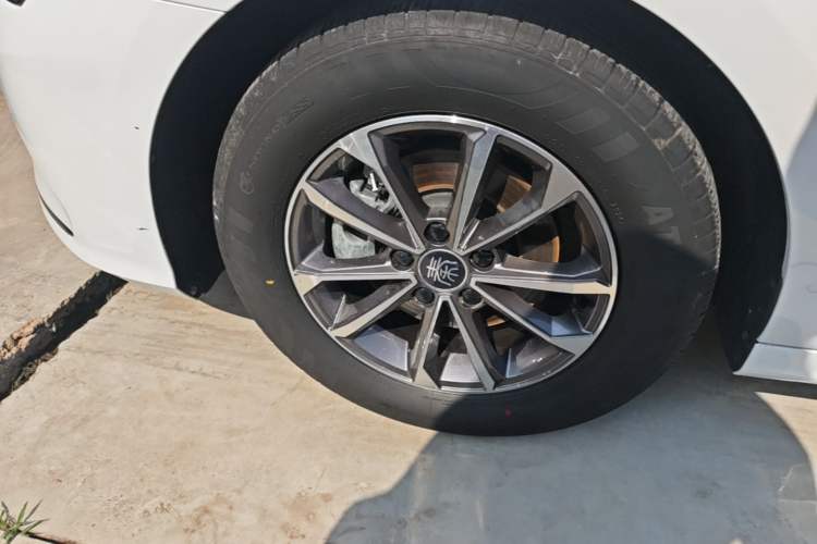 Used BYD Qin PLUS 2024 HONOR Edition DM-i 55KM Leading Model Left Front Wheel Hub