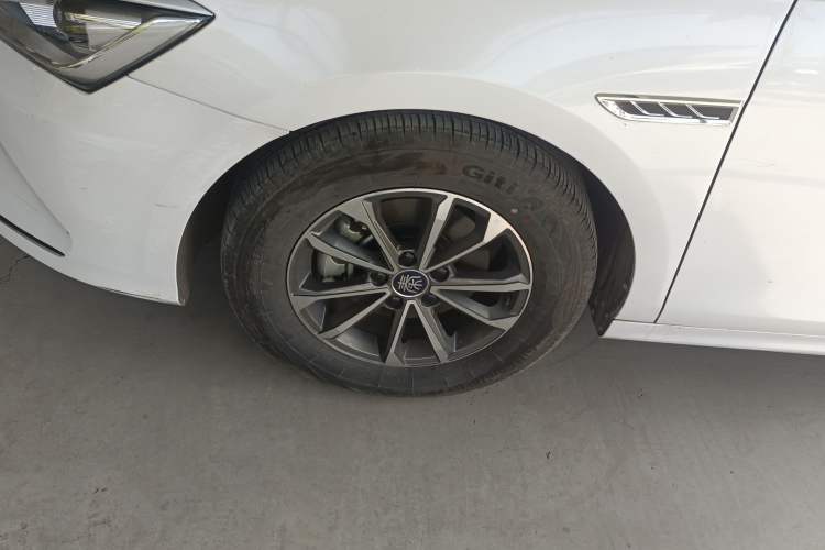 Used BYD Qin PLUS 2024 HONOR Edition DM-i 55KM Leading Model Left Front Wheel Hub