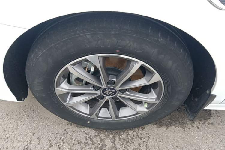 Used BYD Qin PLUS 2024 HONOR Edition DM-i 55KM Leading Model Left Front Wheel Hub