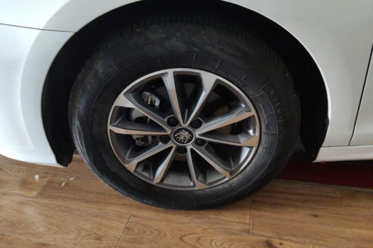 Used BYD Qin PLUS 2024 HONOR Edition DM-i 55KM Leading Model Left Front Wheel Hub