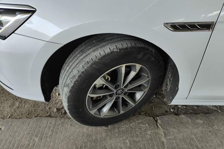 Used BYD Qin PLUS 2024 HONOR Edition DM-i 55KM Leading Model Left Front Wheel Hub