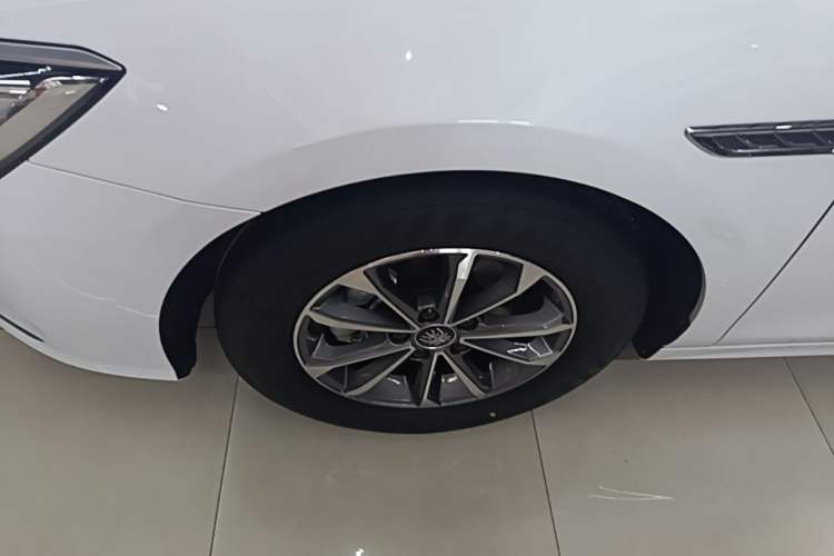 Used BYD Qin PLUS 2024 HONOR Edition DM-i 55KM Leading Model Left Front Wheel Hub