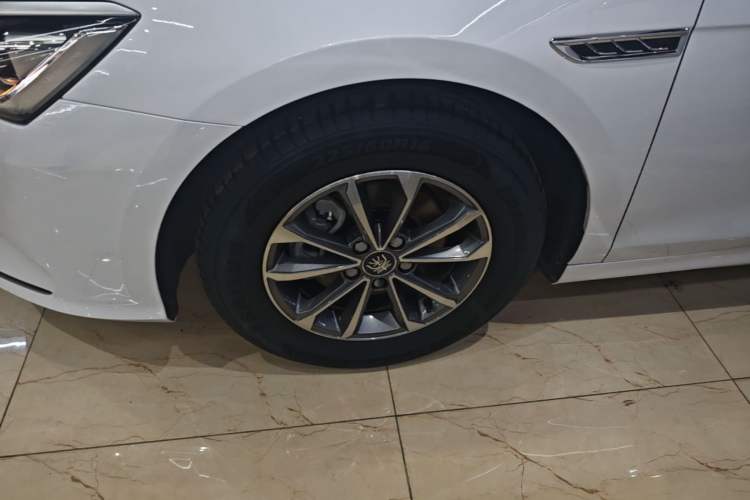Used BYD Qin PLUS 2024 HONOR Edition DM-i 55KM Leading Model Left Front Wheel Hub