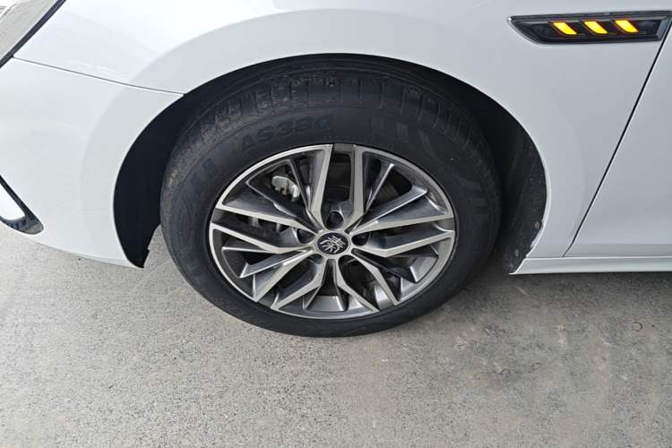 Used BYD Qin PLUS 2024 Honor Edition EV 420KM Beyond Model Left Front Wheel Hub