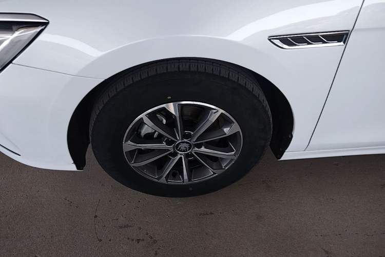 Used BYD Qin PLUS 2024 HONOR Edition DM-i 55KM Leading Model Left Front Wheel Hub