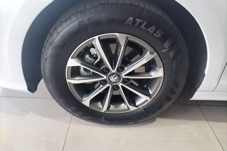 Used BYD Qin PLUS 2024 HONOR Edition DM-i 55KM Leading Model Left Front Wheel Hub