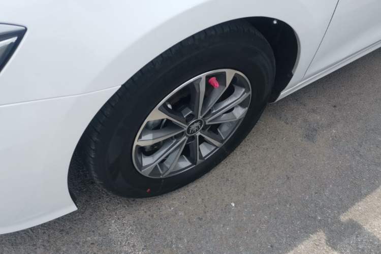 Used BYD Qin PLUS 2024 HONOR Edition DM-i 55KM Leading Model Left Front Wheel Hub