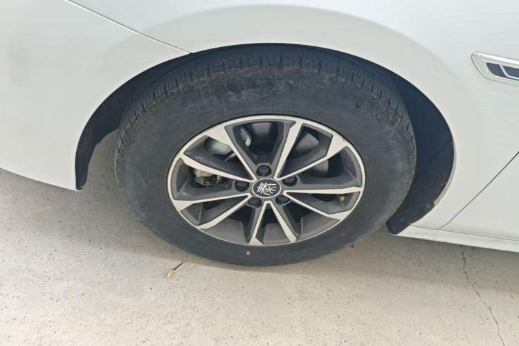 Used BYD Qin PLUS 2024 HONOR Edition DM-i 55KM Leading Model Left Front Wheel Hub