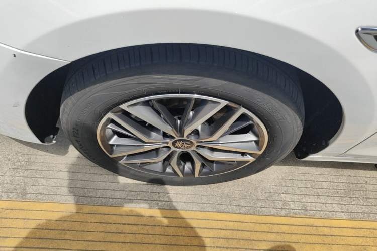 Used BYD Qin PLUS 2024 Honor Edition EV 420KM Leading Model Left Front Wheel Hub