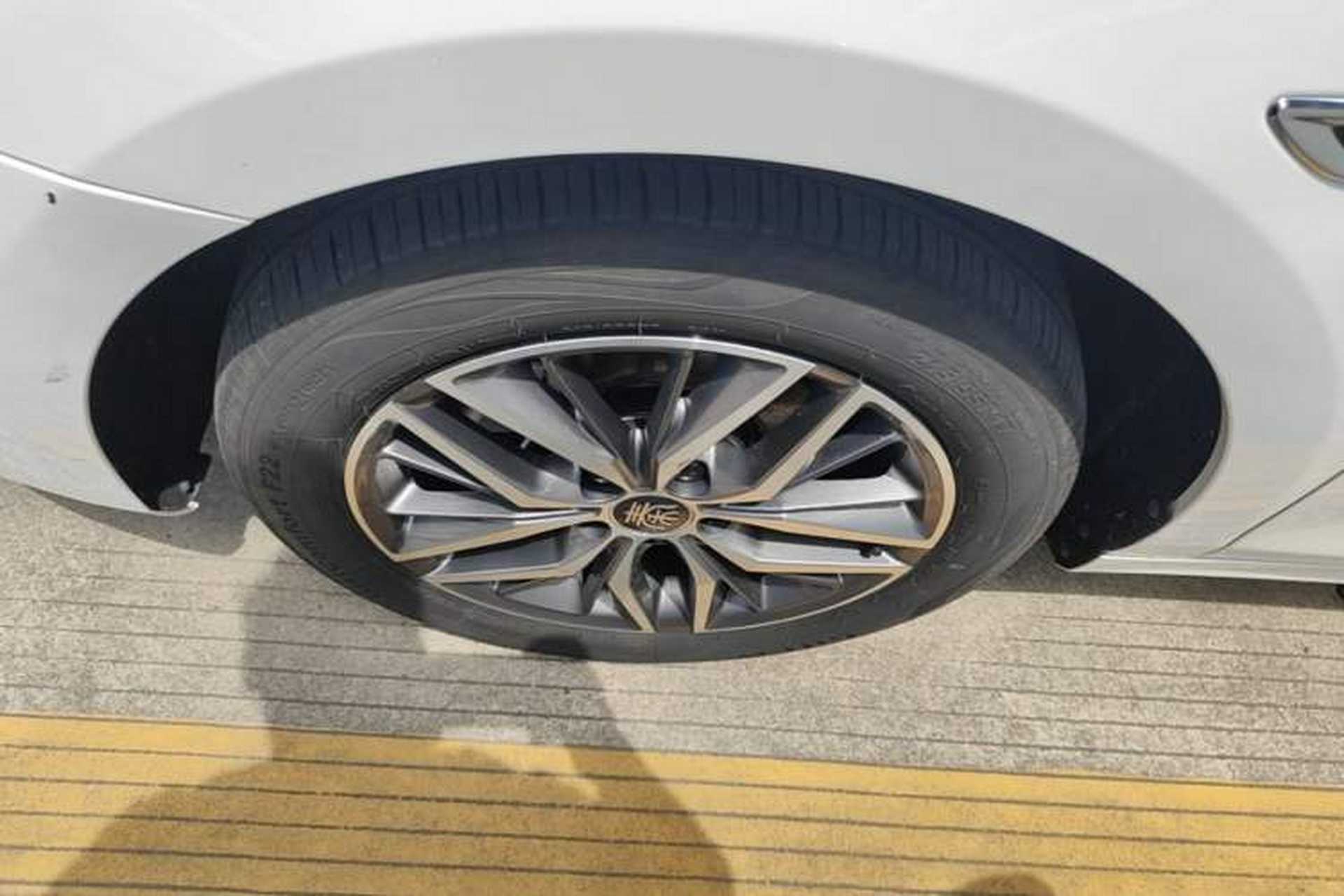 Used BYD Qin PLUS 2024 Honor Edition EV 420KM Leading Model Left Front Wheel Hub