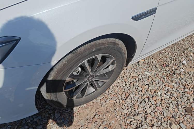 Used BYD Qin PLUS 2024 HONOR Edition DM-i 55KM Leading Model Left Front Wheel Hub