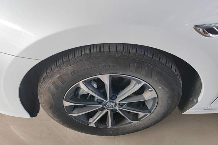 Used BYD Qin PLUS 2024 HONOR Edition DM-i 55KM Leading Model Left Front Wheel Hub
