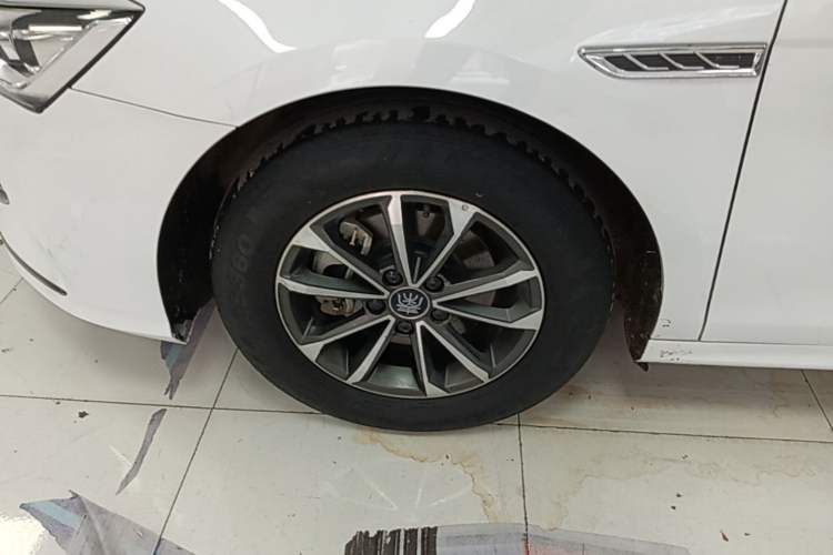 Used BYD Qin PLUS 2024 HONOR Edition DM-i 55KM Leading Model Left Front Wheel Hub