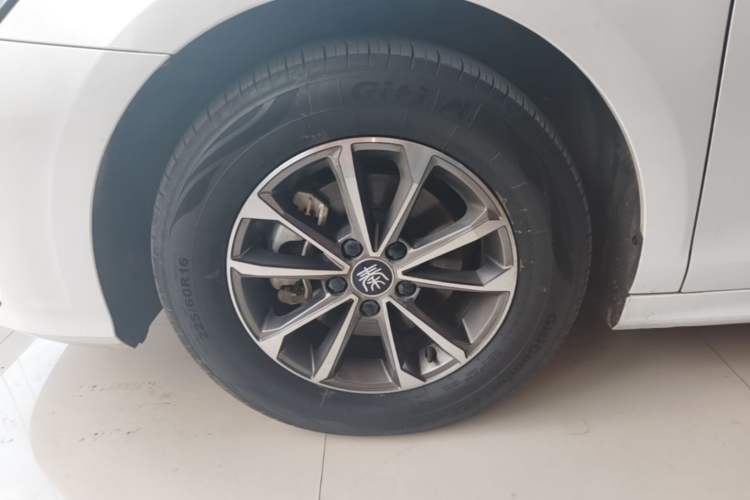 Used BYD Qin PLUS 2024 HONOR Edition DM-i 55KM Leading Model Left Front Wheel Hub