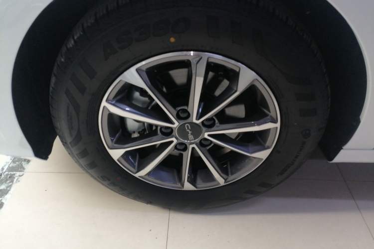 Used BYD Qin PLUS 2024 HONOR Edition DM-i 55KM Leading Model Left Front Wheel Hub