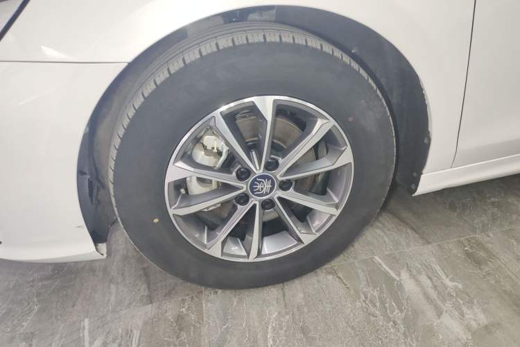 Used BYD Qin PLUS 2024 HONOR Edition DM-i 55KM Leading Model Left Front Wheel Hub